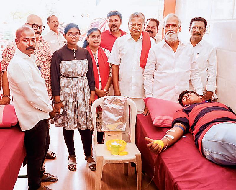 தியாகிகளின் நினைவாக உதிரம் கொடுத்தோம்...