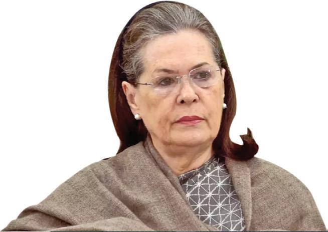 வேட்டையாடப்படும் இந்தியக் கல்வி முறை: மத்திய அரசு மீது சோனியா விமர்சனம்