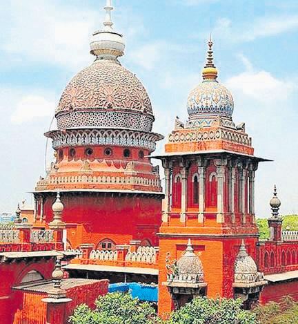 உதகை, கொடைக்கானலில் சுற்றுலாப் பயணிகளுக்கு கட்டுப்பாடு இல்லை உயர்நீதிமன்றம் விளக்கம்