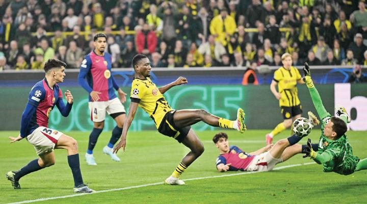 அரையிறுதிக்கு முன்னேறிய பார்சிலோனா, பிஎஸ்ஜி