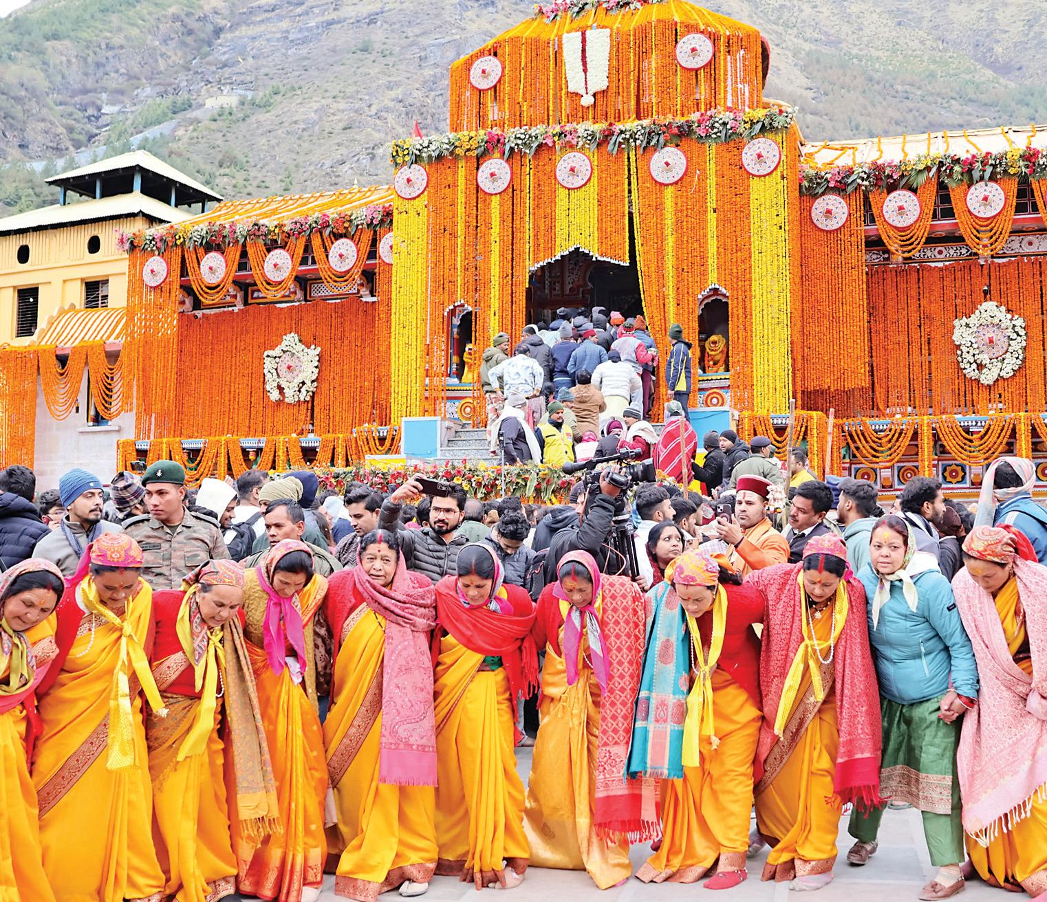 உத்தரகண்டில் பத்ரிநாத் கோயில் நடை திறப்பு!