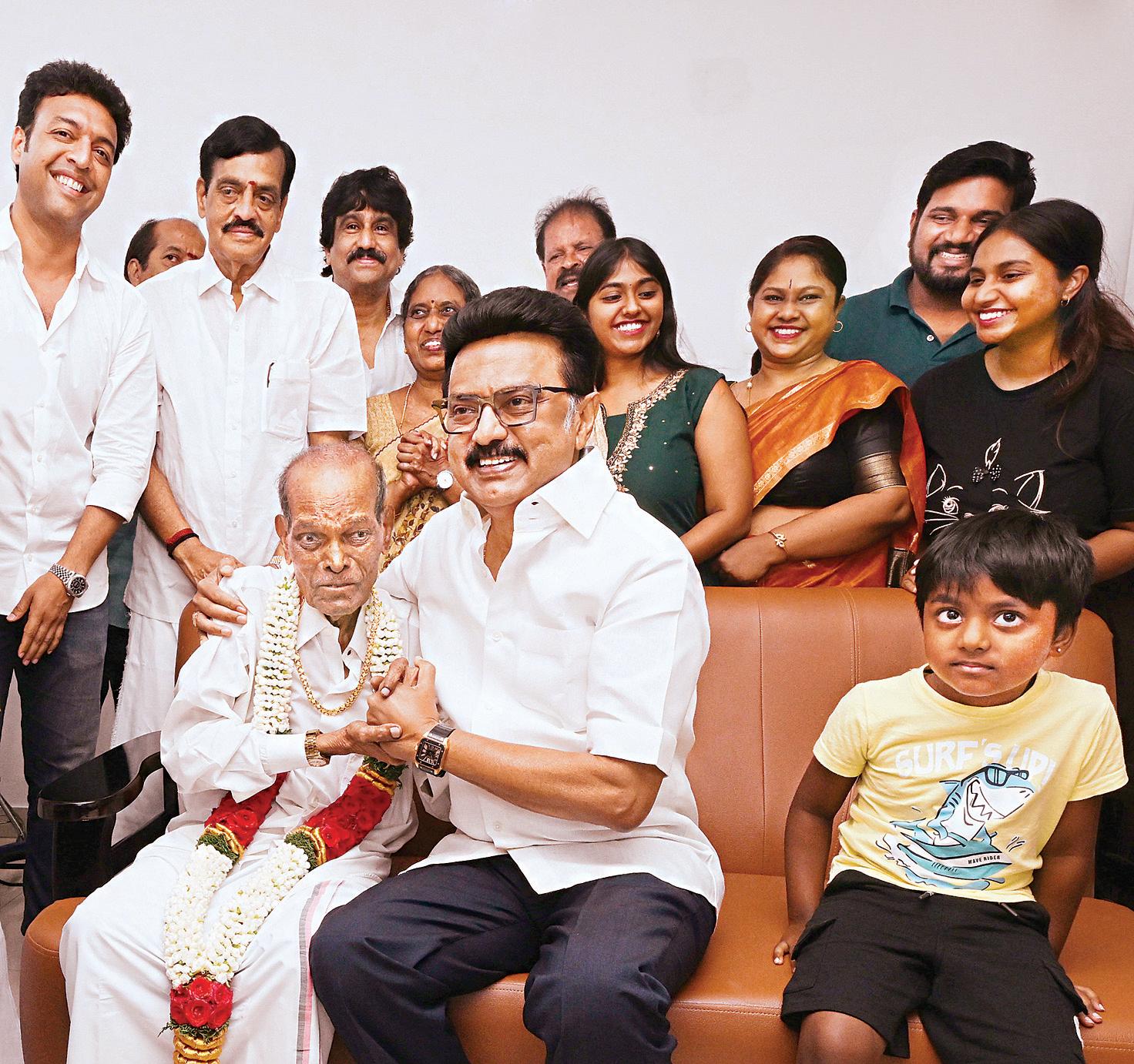 சோ.மா.ராமச்சந்திரனுக்கு முதல்வர் நேரில் வாழ்த்து