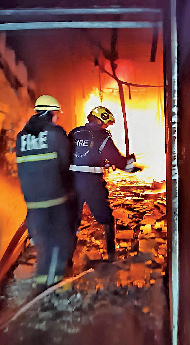 ஹைதராபாத் கட்டடத்தில் தீ: 8 குழந்தைகள் உள்பட 17 பேர் உயிரிழப்பு