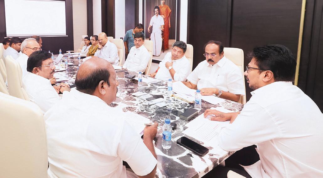 கல்லூரி மாணவர்கள் 20 லட்சம் பேருக்கு மடிக்கணினி