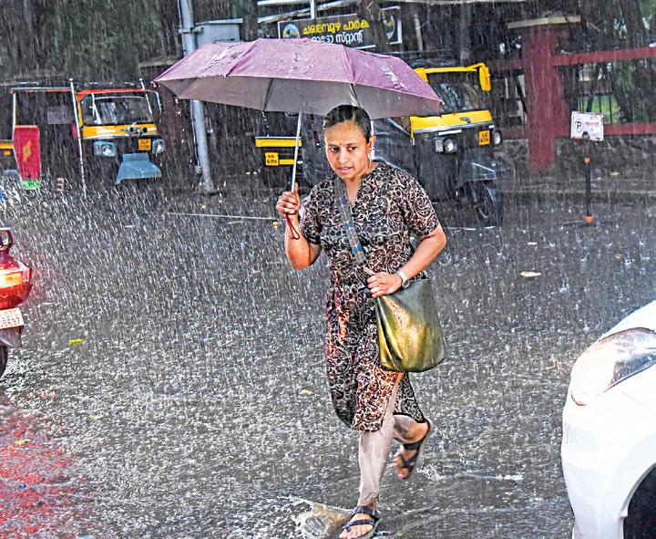கேரளத்தில் முன்கூட்டியே தொடங்கியது தென்மேற்குப் பருவமழை