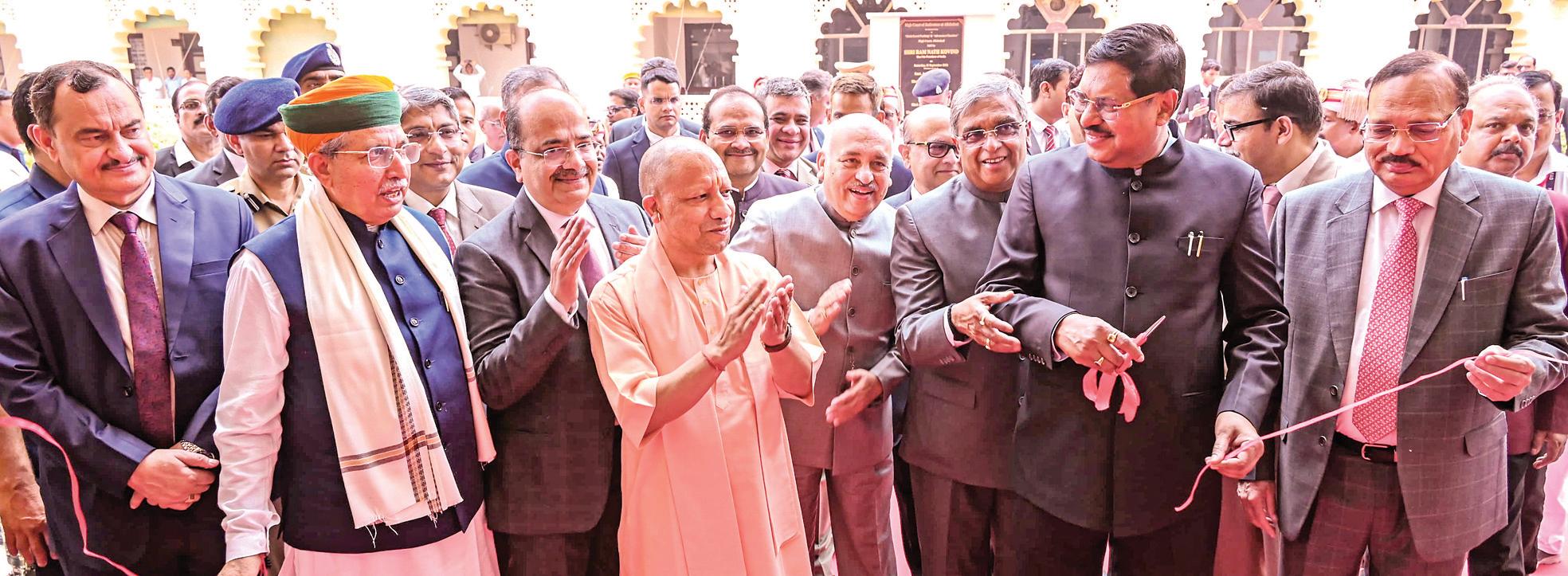 நெருக்கடியான நேரங்களில் தேசத்தை ஒற்றுமையாக வைத்திருந்த அரசியல் சாசனம்