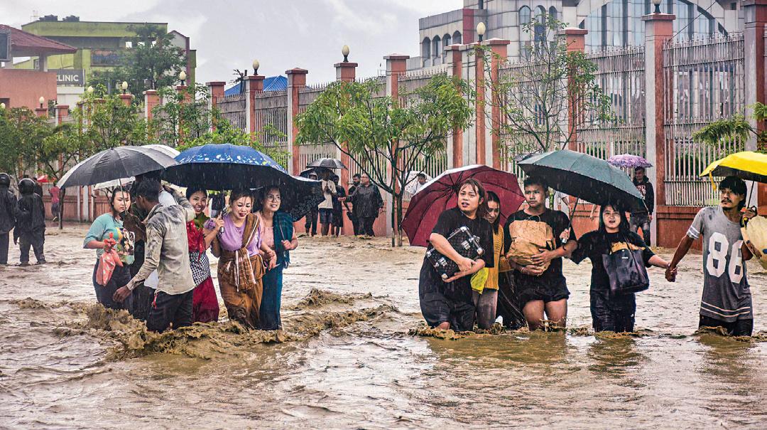 அருணாசல், அஸ்ஸாமில் கனமழையால் நிலச்சரிவுகள்: 14 பேர் உயிரிழப்பு