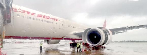 ஏர் இந்தியா: தொழில்நுட்பக் கோளாறால் ஒரே நாளில் 13 விமான சேவைகள் ரத்து