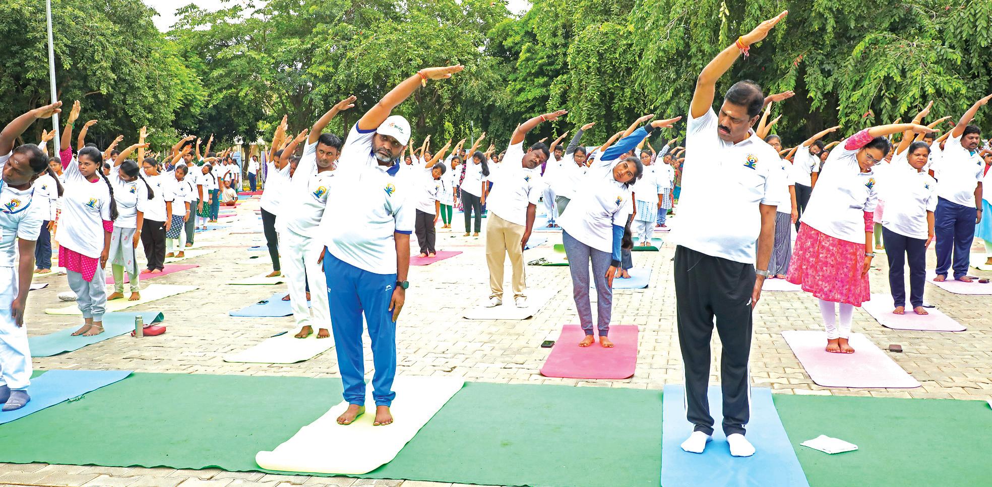 ஆரோக்கிய வாழ்வுக்கு யோகா அவசியம்