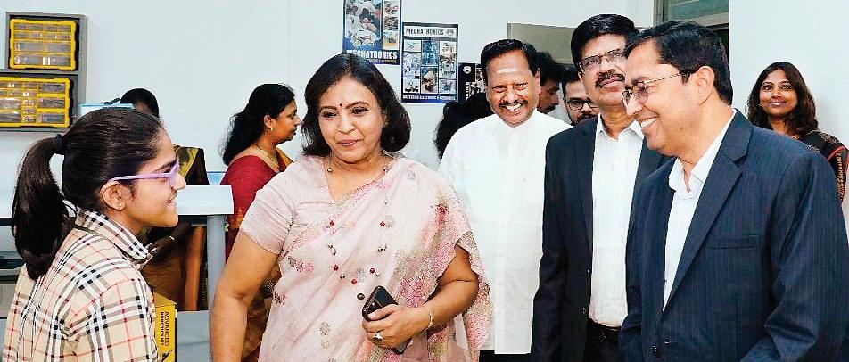 தொழில் வழிகாட்டி மையம் தொடக்க விழா