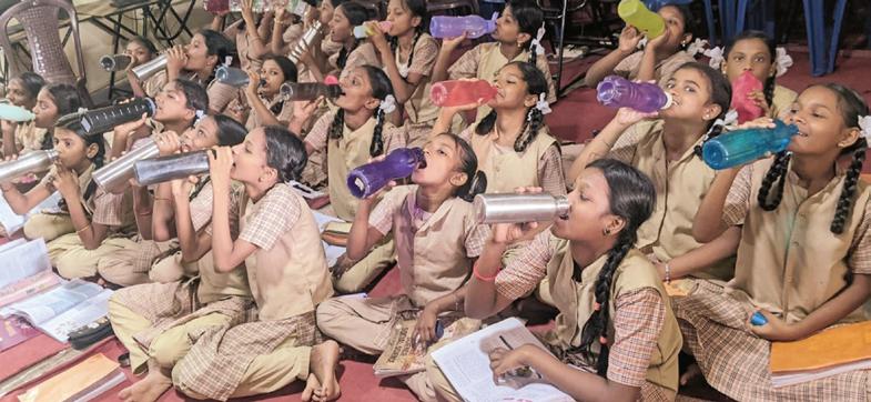 மணி ஒலித்தால் மாணவர்கள் குடிநீர் அருந்தும் திட்டம்