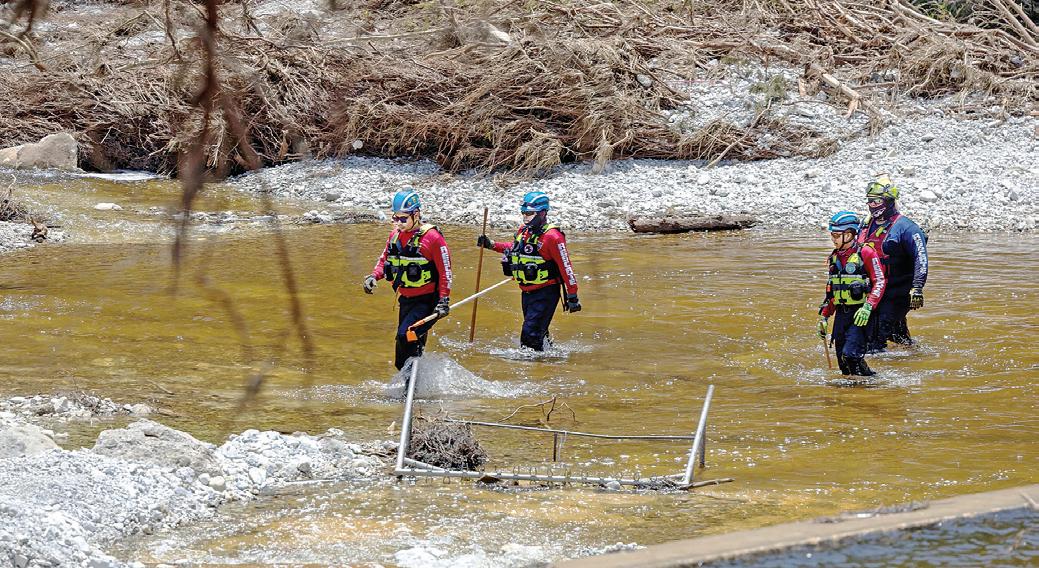 டெக்ஸஸ் வெள்ளம்: உயிரிழப்பு 129-ஆக உயர்வு