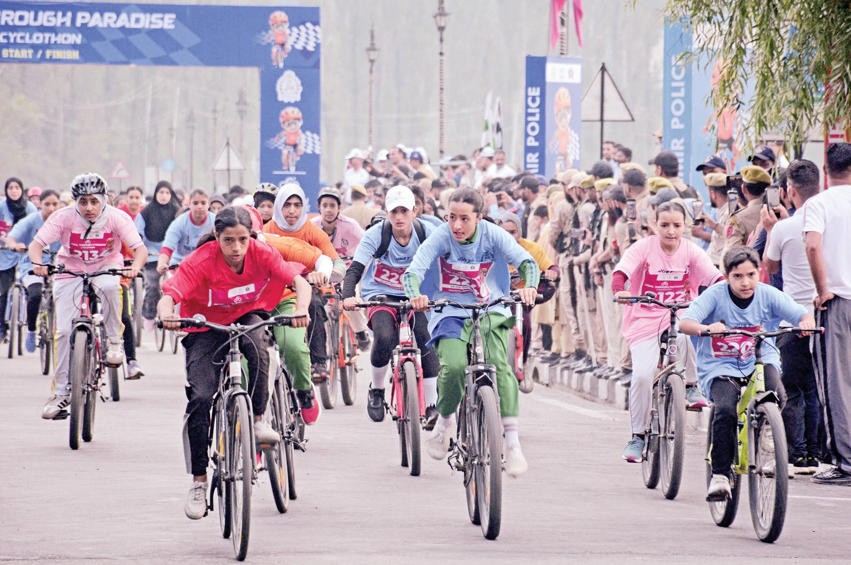 காஷ்மீர் இளைஞர்களை கெடுக்கும் மத அடிப்படைவாதிகளுக்கு முற்றுப்புள்ளி