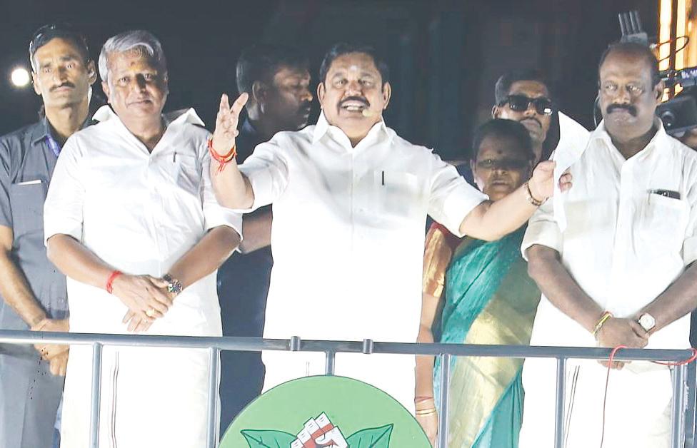 திமுக கூட்டணி எந்த நேரத்திலும் உடையலாம்