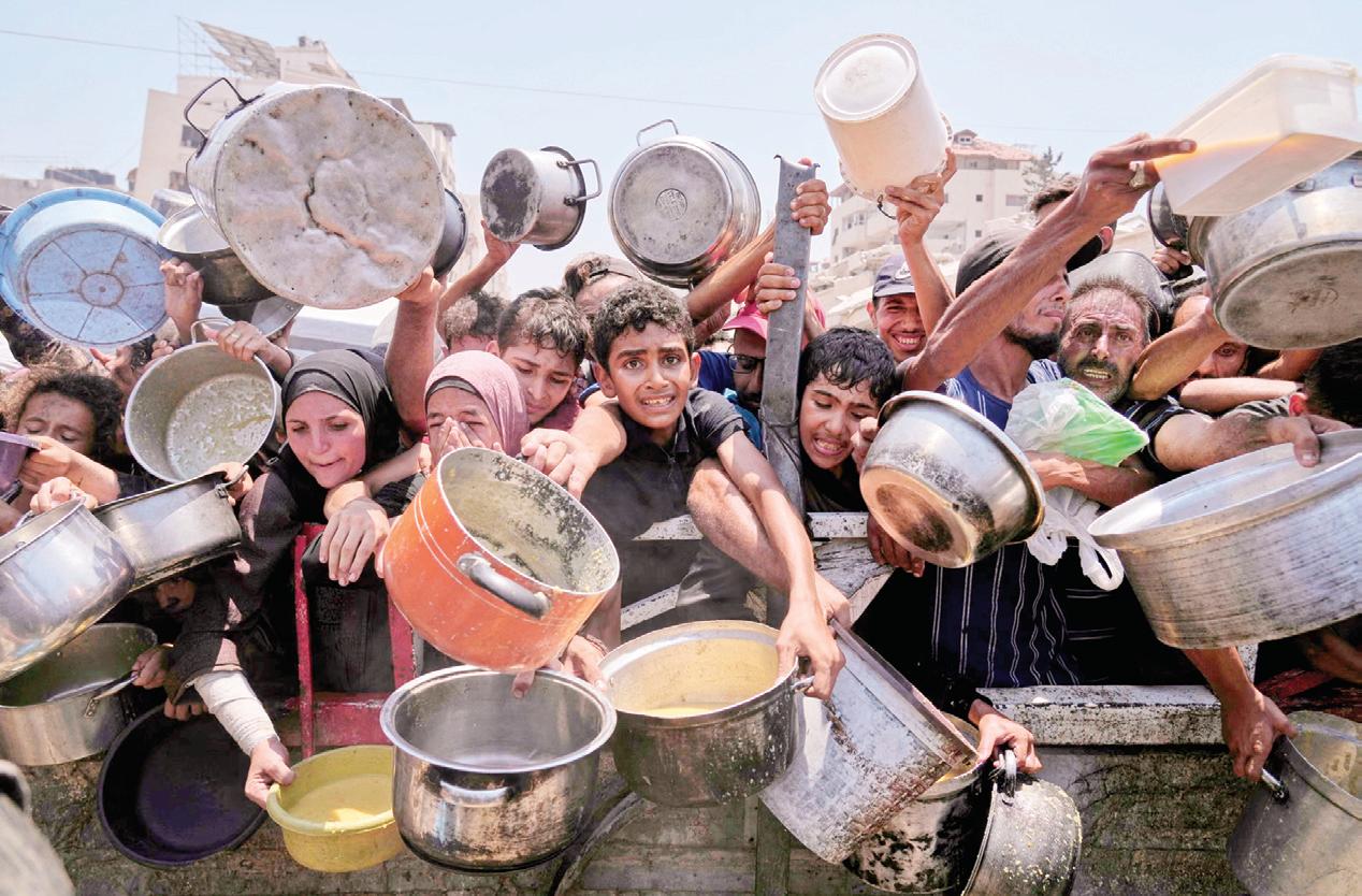 காஸாவில் வான்வழியாக உணவுப் பொருள் விநியோகம்