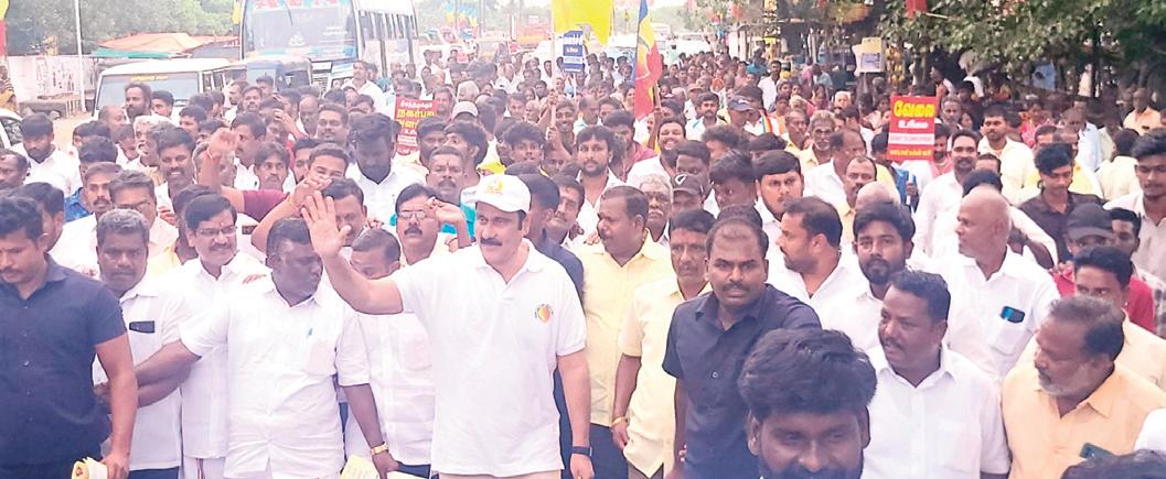 அன்புமணி இரண்டாவது நாளாக நடைப்பயணம்