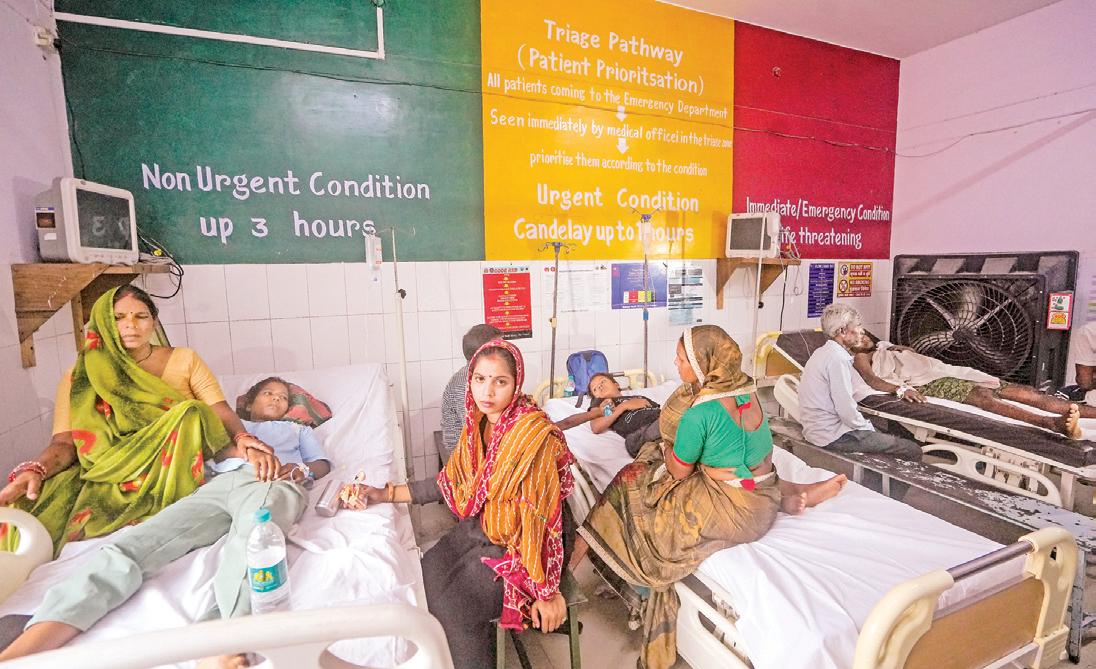 உ.பி. கோயிலில் கூட்ட நெரிசல்: 2 பேர் உயிரிழப்பு; 32 பேர் காயம்