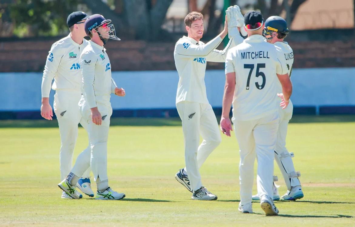 புலவயோ டெஸ்ட்: நியூஸிலாந்து அபார வெற்றி