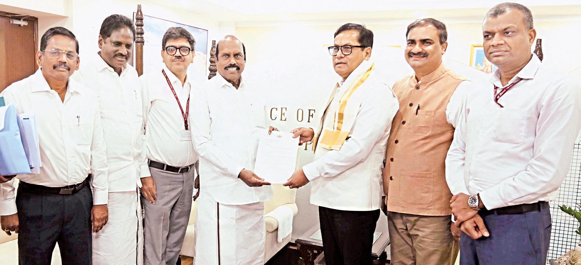 தமிழகத்தில் சாகர்மாலா திட்டப் பணிகளுக்கு விரைவாக நிதியுதவி