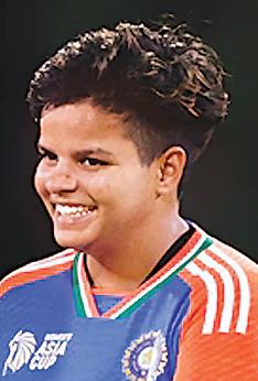 ரேணுகா உள்ளே; ஷஃபாலி வெளியே