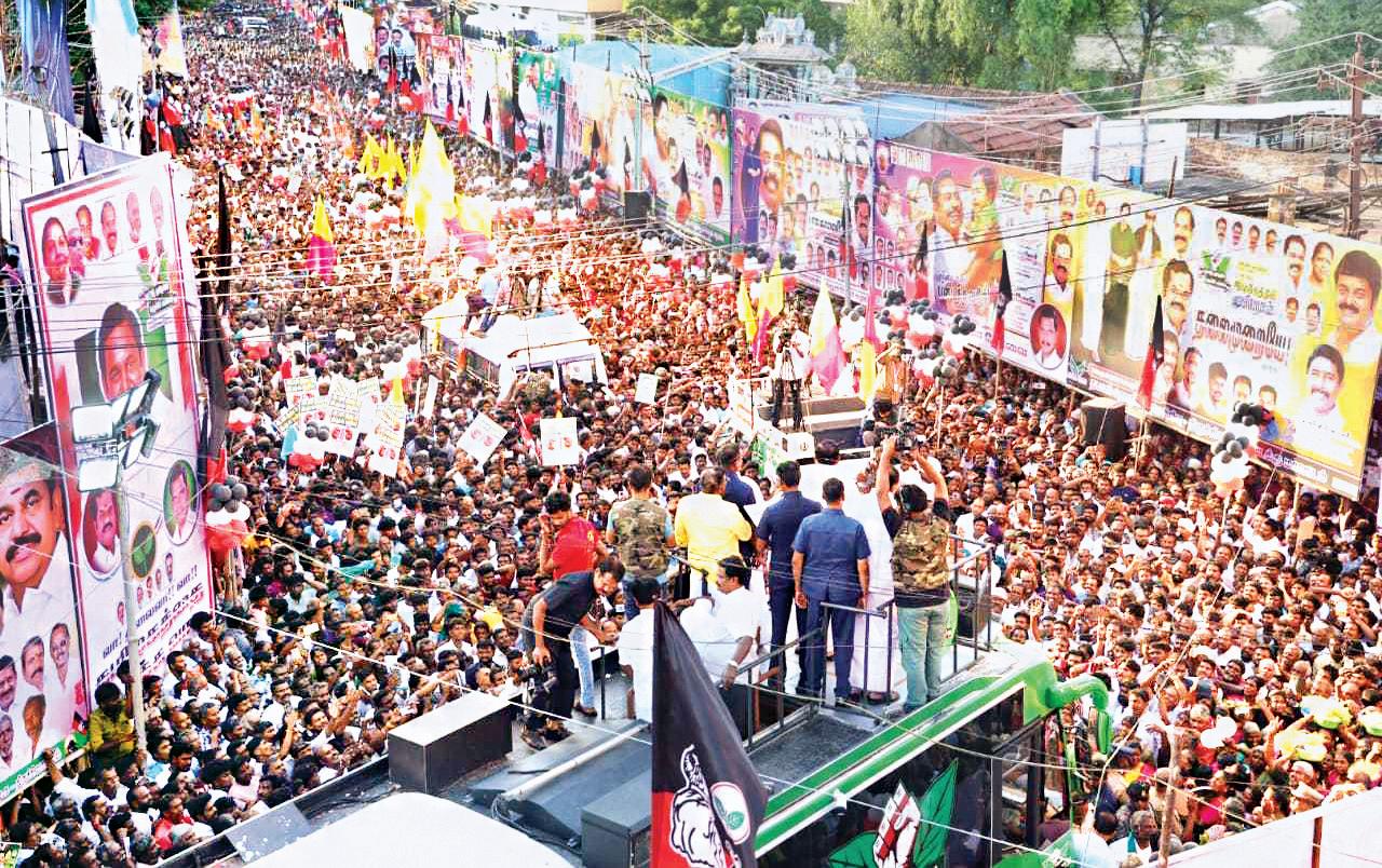 அதிமுக ஆட்சிக்கு வந்ததும் 4,000 ‘மினி கிளினிக்’
