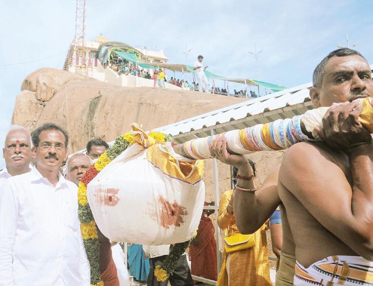 மலைக்கோட்டை கோயிலில் 150 கிலோ கொழுக்கட்டை படையல்