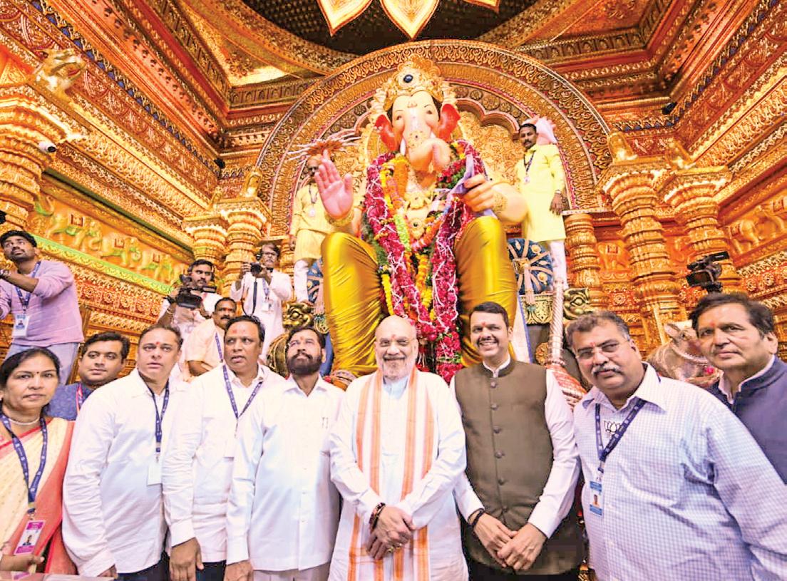 மும்பை லால்பாக்சா கணபதியை வழிபட்ட அமித் ஷா