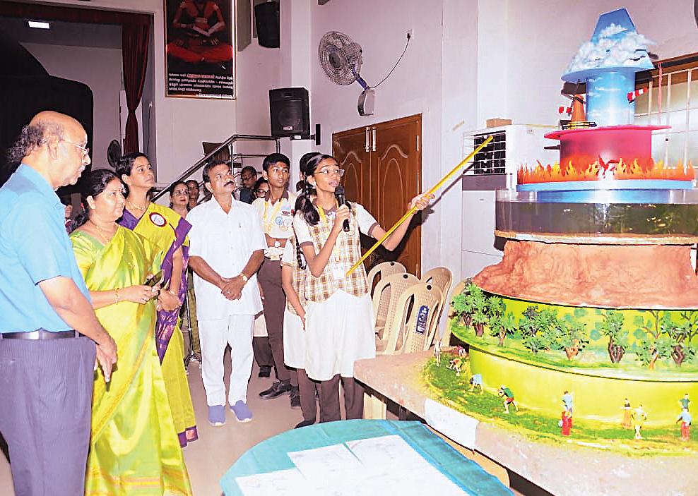 நடேசன் பள்ளியில் கலை, அறிவியல் கண்காட்சி
