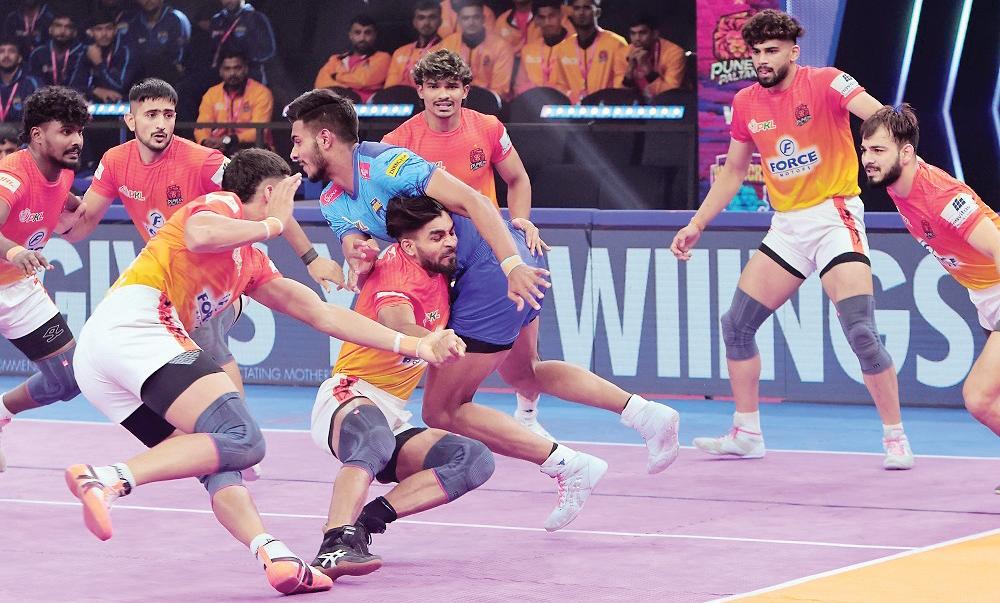 புணேரி பால்டனுக்கு 'ஹாட்ரிக்' வெற்றி