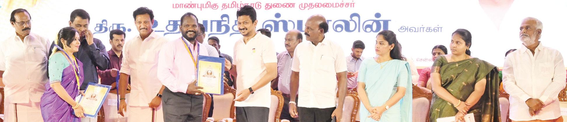 சமூக அநீதிக்கு எதிரான மனப்பான்மையை மாணவர்களிடம் வளர்க்க வேண்டும்