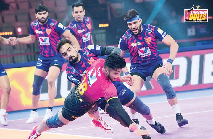 புரோ கபடி லீக்: ‘டாப் 8’-இல் பெங்களூரு புல்ஸ்