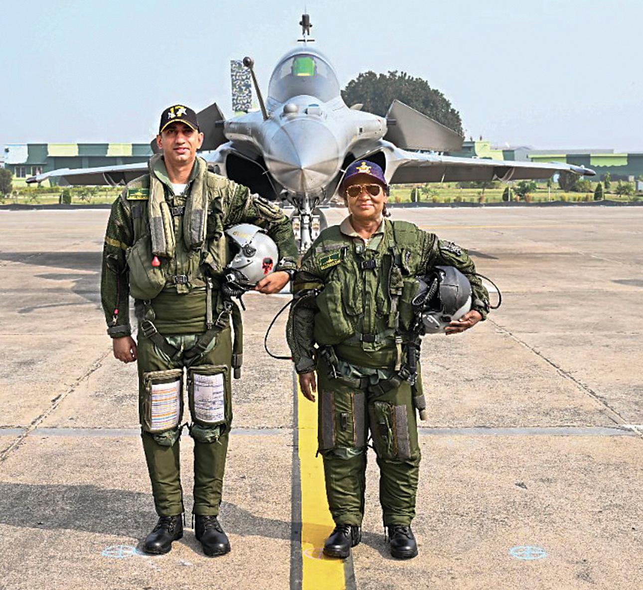 ரஃபேல் போர் விமானத்தில் 30 நிமிஷங்கள் பறந்த குடியரசுத் தலைவர்!