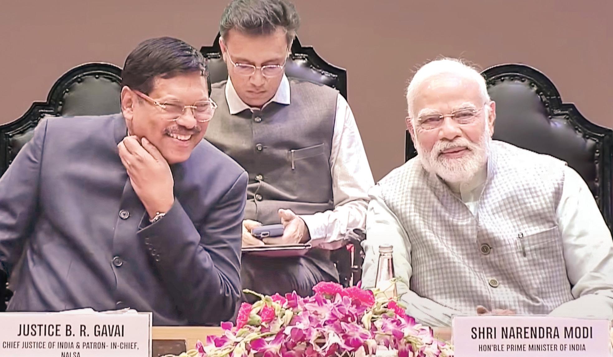 சட்ட மொழி எளிமையாக்கப்பட வேண்டும்: பிரதமர் மோடி வேண்டுகோள்