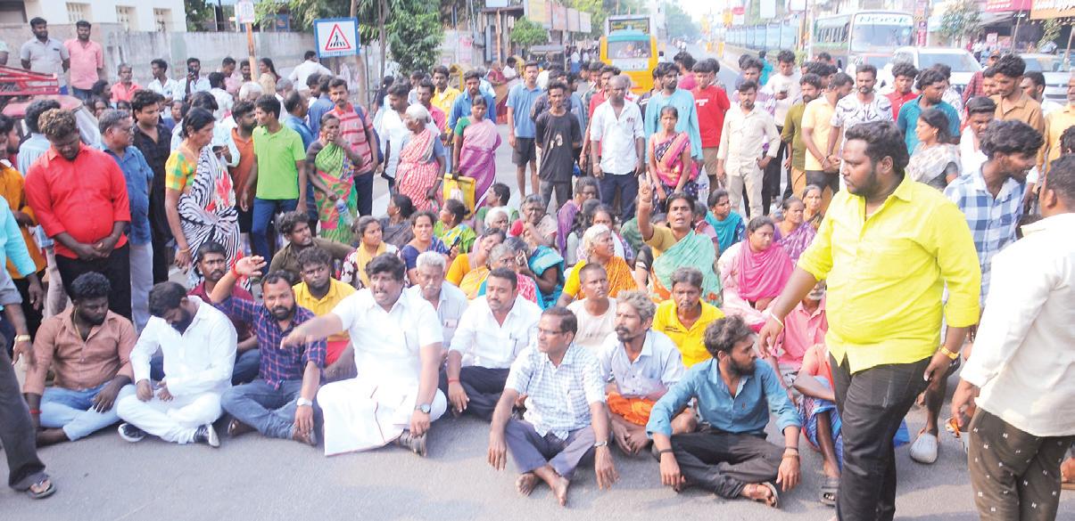 திருச்சியில் எஸ்.ஐ. வீட்டுக்குள் புகுந்து இளைஞர் வெட்டிக் கொலை: 5 பேர் கைது
