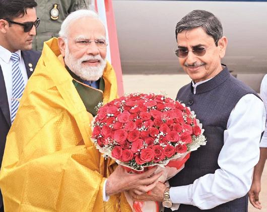 கோவையில் பிரதமருக்கு ஆளுநர், அமைச்சர் வரவேற்பு