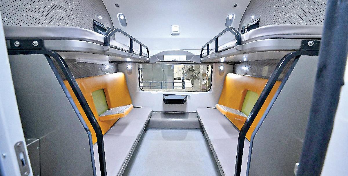 படுக்கை வசதி கொண்ட வந்தே பாரத் ரயில் விரைவில் அறிமுகம் - அஸ்வினி வைஷ்ணவ் தகவல்