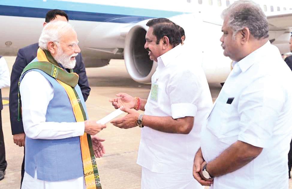 கோவை, மதுரை மெட்ரோ ரயில் திட்டங்களை விரைவாகச் செயல்படுத்த வேண்டும் - பிரதமரிடம் எடப்பாடி கே.பழனிசாமி வலியுறுத்தல்