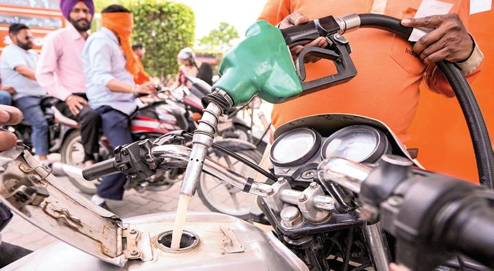 பெட்ரோல், டீசல் விலை லிட்டருக்கு ரூ.3 உயர்வு - 4 ஆண்டுகளுக்குப் பிறகு அதிகரிப்பு