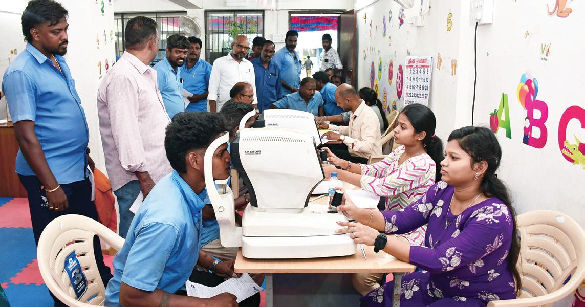 குடிநீர் வாரிய அதிகாரிகளுக்கு இலவச கண் பரிசோதனை முகாம்