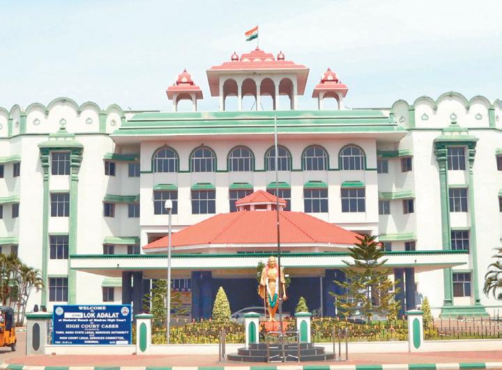 திருப்பரங்குன்றம் மலை தூணில் தீபமேற்ற வேண்டும்