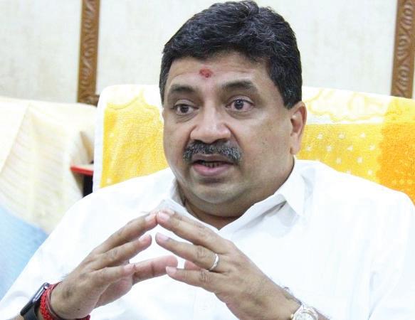 அரசியலிலிருந்து தற்காலிக ஓய்வு