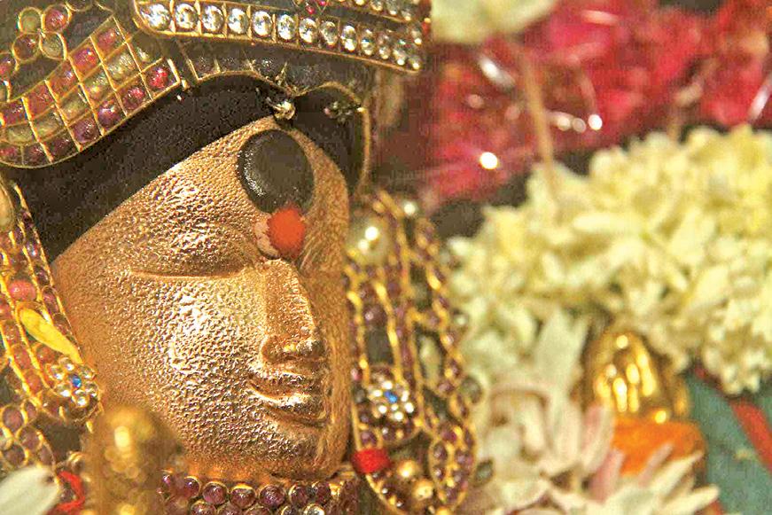 வியர்வை சிந்தும் வேலர்!