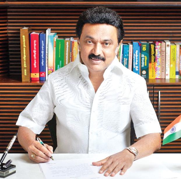 10 லட்சம் மாணவர்களுக்கு மடிக்கணினி வழங்கும் திட்டம்