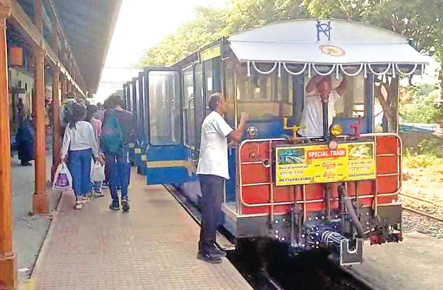 மேட்டுப்பாளையம்- உதகை இடையே சிறப்பு மலை ரயில் சேவை தொடக்கம்