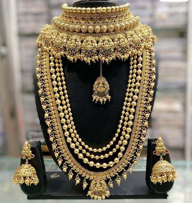 தங்கம் விலை பவுனுக்கு ரூ.3,360 சரிவு