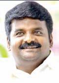 உண்மைத் தொண்டர்களை எதிரியாகப் பார்க்கிறது அதிமுக தலைமை