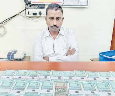 பட்டாவில் பெயர் மாற்றம் செய்ய ரூ.2 லட்சம் லஞ்சம்: வட்டாட்சியர் கைது
