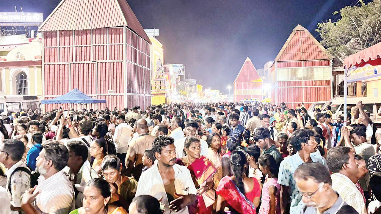 திருவண்ணாமலையில் 2-ஆவது நாளாக லட்சக்கணக்கானோர் கிரிவலம்