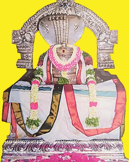 குற்றாலத்து இறைவரே நமக்கு உற்றவர்