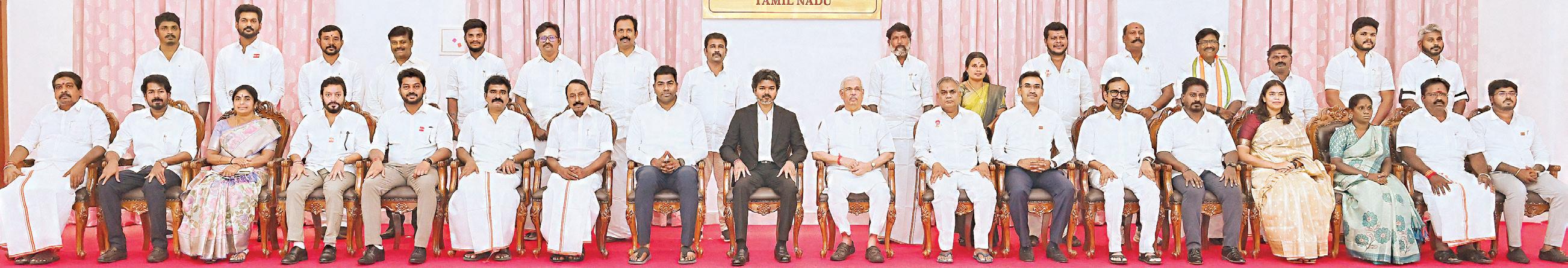 23 அமைச்சர்கள் பதவியேற்பு